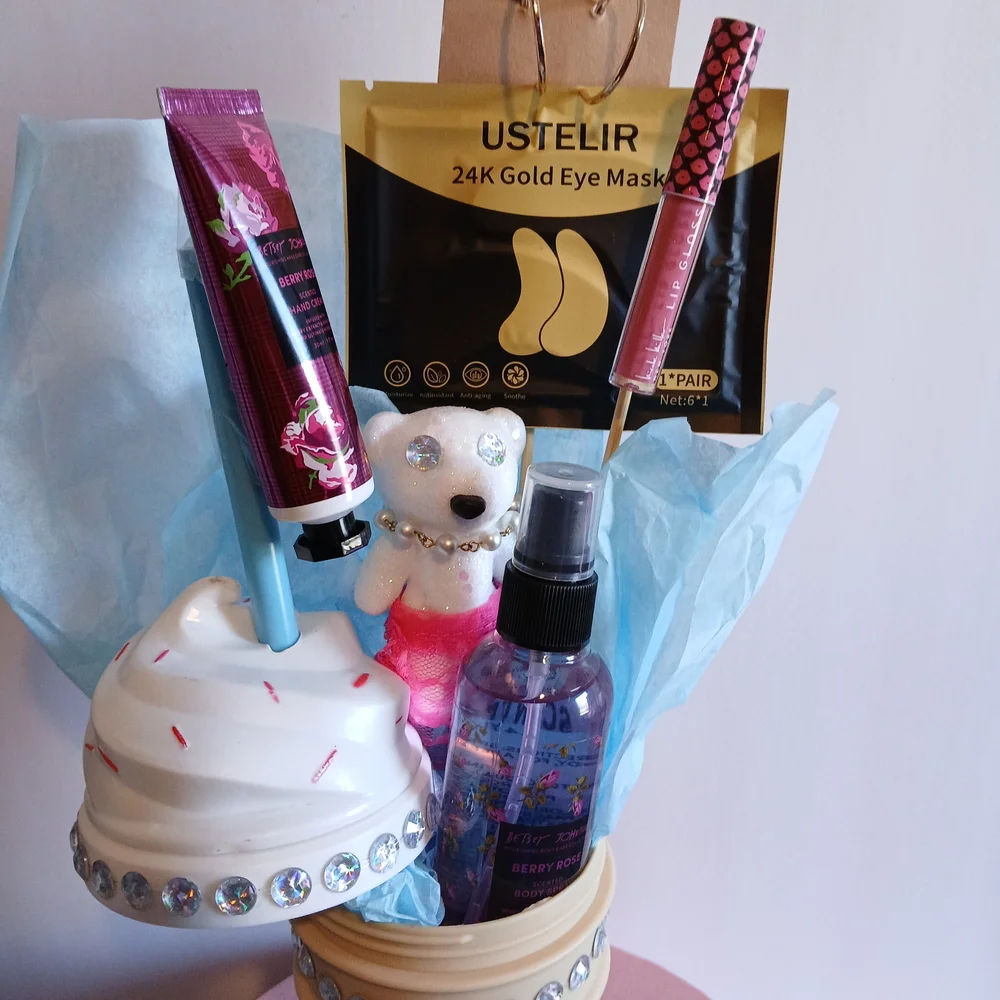 Ice Cream Cone Nicole Miller, Betse Celebration Concept/Gift Set